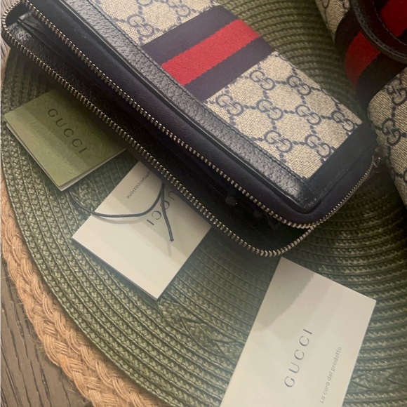 Gucci Purse and Wallet - Picture 4 of 5